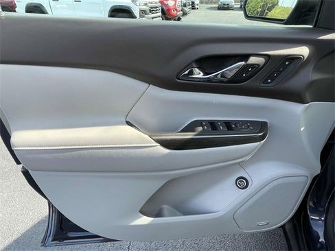 Used 2018 GMC Acadia SLT image 18