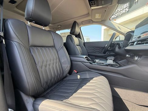 New 2026 Mitsubishi Outlander SEL FWD image 18