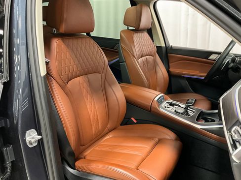 Used 2022 BMW X7 xDrive40i w/ Premium Package image 8