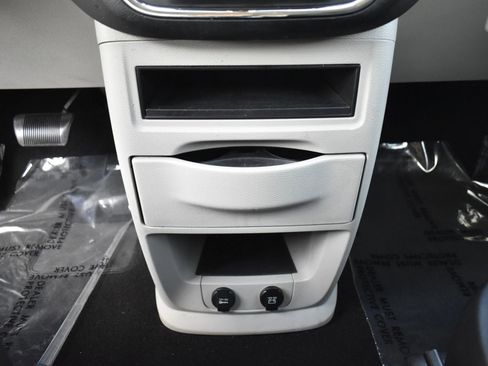 Used 2013 Dodge Grand Caravan American Value Package image 29