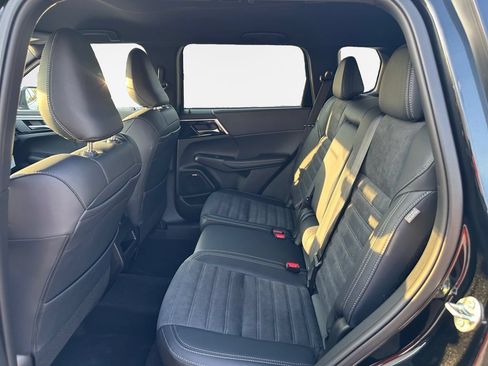 New 2026 Mitsubishi Outlander LE AWD/4WD image 24