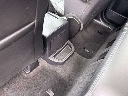 Used 2015 Land Rover LR2 image 14