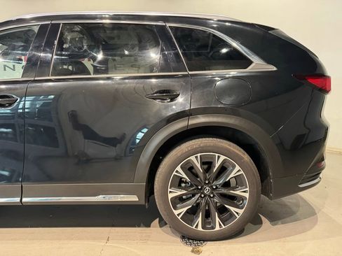 Used 2024 MAZDA CX-90 Plug-In Hybrid w/ Premium Plus AWD/4WD image 4