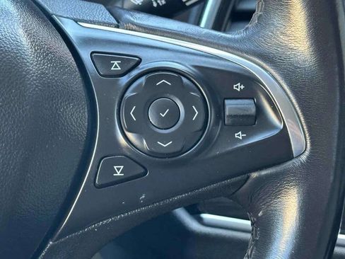 Used 2020 Buick Enclave Essence w/ Sound and Sites Package image 11