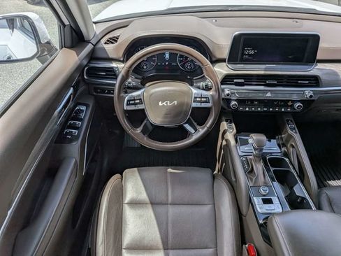 Used 2022 Kia Telluride SX w/ Towing Package FWD image 16