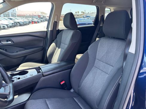 Used 2025 Nissan Rogue SV FWD image 29
