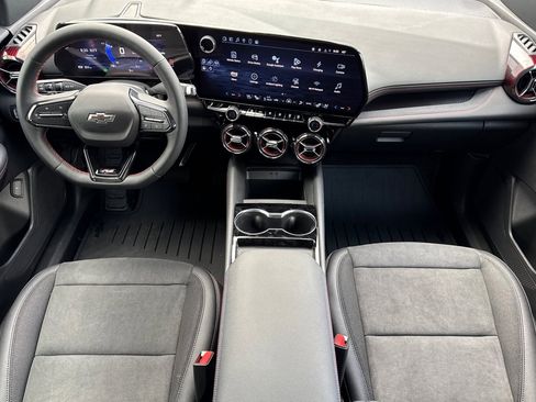 New 2025 Chevrolet Blazer EV RS image 13