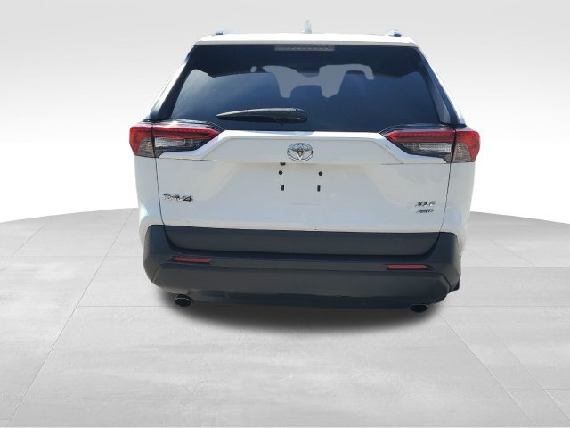 Used 2020 Toyota RAV4 XLE AWD/4WD image 5