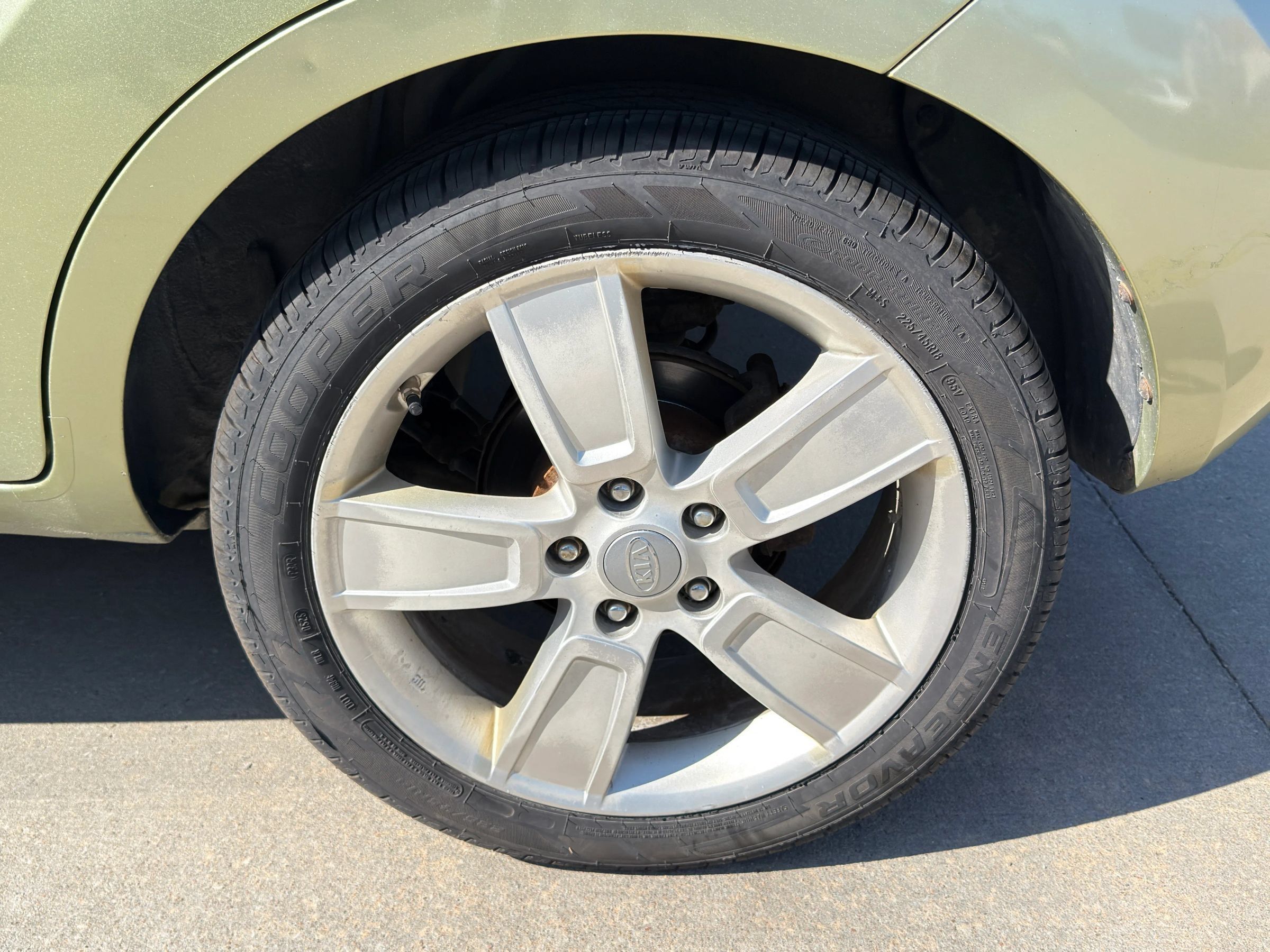 Used 2010 Kia Soul ! FWD image 28