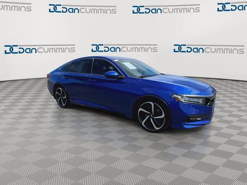 Used 2018 Honda Accord Sport image 2
