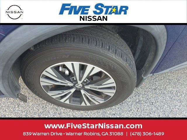 Used 2021 Nissan Rogue SV w/ Premium Package FWD image 2