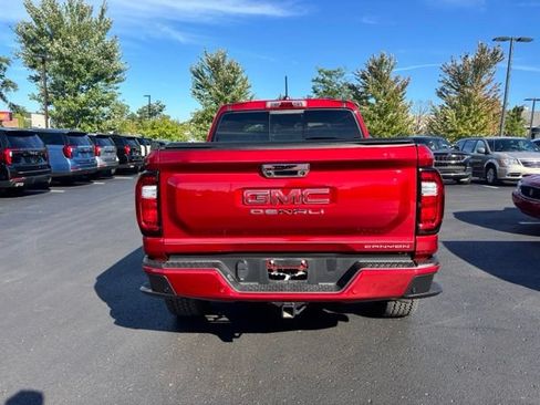 Used 2026 GMC Canyon Denali AWD/4WD image 5