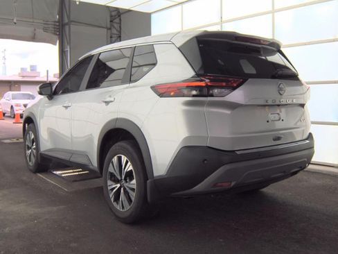 Used 2023 Nissan Rogue SV FWD image 8