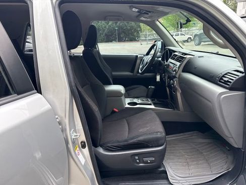 Used 2010 Toyota 4Runner SR5 RWD image 9