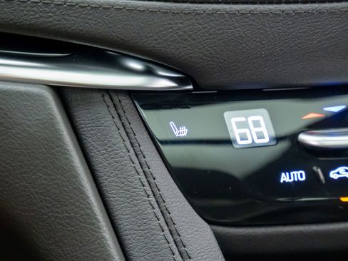 New 2025 Cadillac XT6 Luxury image 25