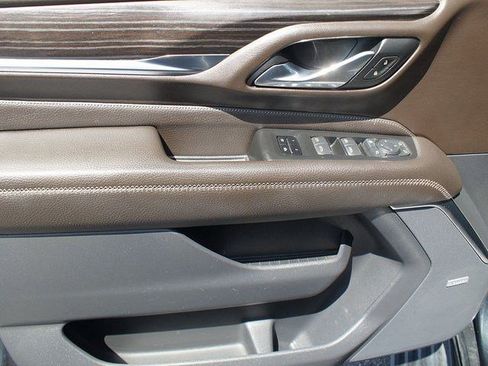 Used 2021 GMC Yukon Denali w/ Denali Premium Package image 29