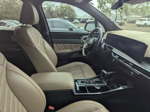 Certified 2024 Kia Sorento SX Prestige w/ Olive Brown Leather Package image 7