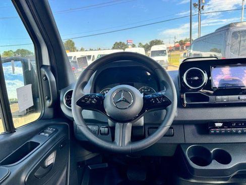 New 2025 Mercedes-Benz Sprinter 2500 image 23