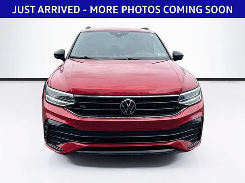 Used 2024 Volkswagen Tiguan SE R-Line AWD/4WD image 2