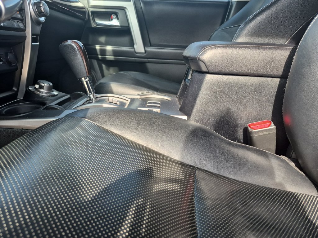 Used 2018 Toyota 4Runner Limited AWD/4WD image 10