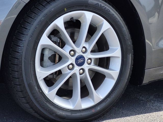 Used 2020 Ford Fusion SE FWD image 17