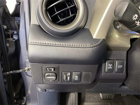 Used 2015 Toyota RAV4 Limited image 15