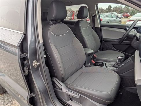 Used 2024 Volkswagen Taos SE image 29