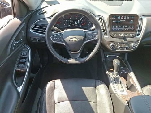 Used 2017 Chevrolet Malibu Premier w/ Premier Sun and Wheel Package FWD image 12