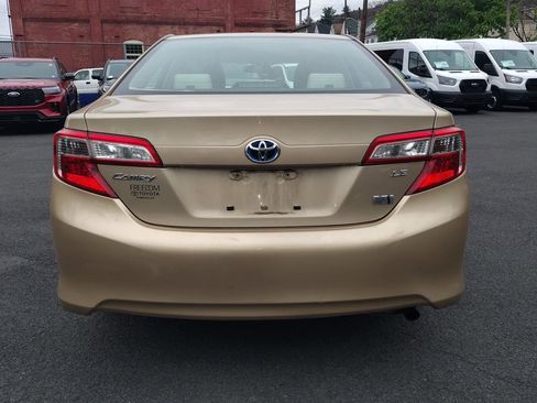 Used 2012 Toyota Camry LE FWD image 5