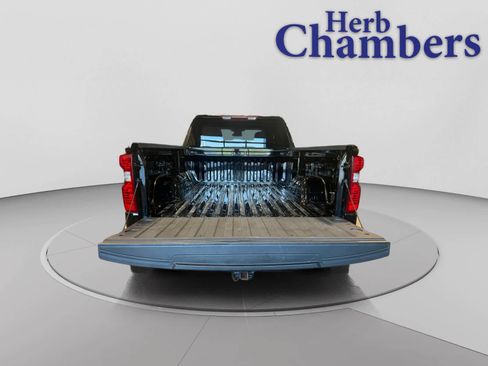Used 2023 Chevrolet Silverado 1500 LT AWD/4WD image 7