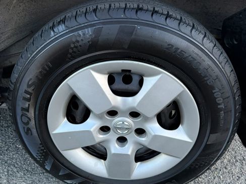 Used 2014 Nissan Rogue S w/ Convenience Package AWD/4WD image 19