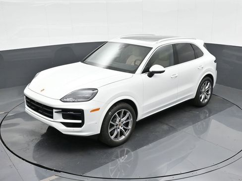 New 2025 Porsche Cayenne image 26