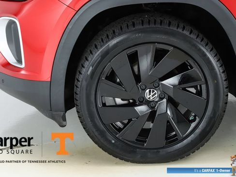 Used 2024 Volkswagen Atlas SE w/ Panoramic Sunroof Package FWD image 45
