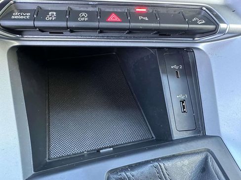 Used 2019 Audi Q3 2.0T Premium w/ Convenience Package image 29