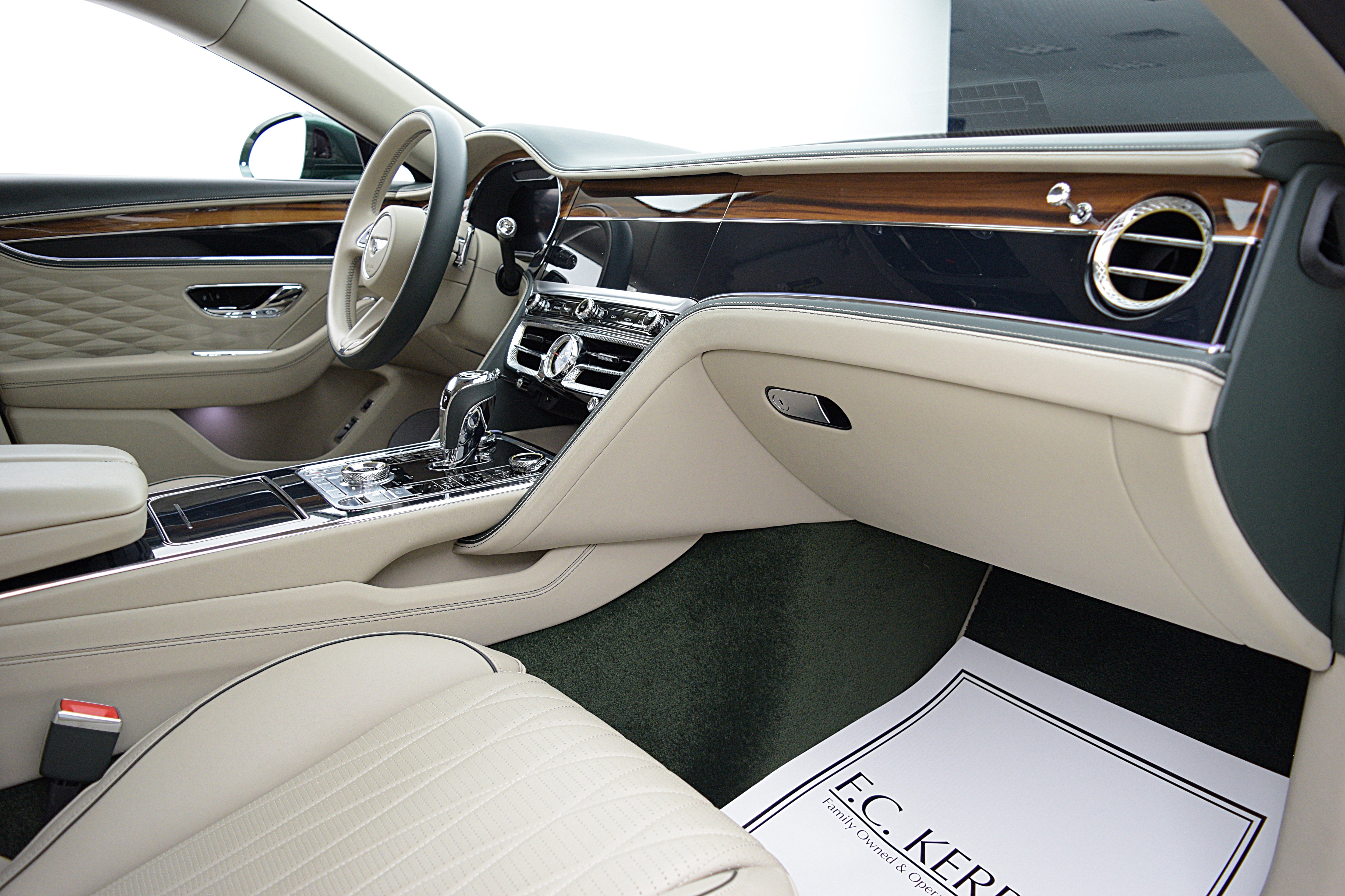 Certified 2022 Bentley Flying Spur V8 AWD/4WD image 32