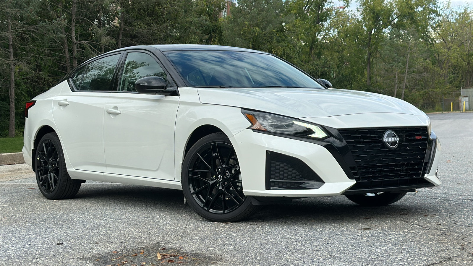 New 2026 Nissan Altima 2.5 SR AWD/4WD image 1
