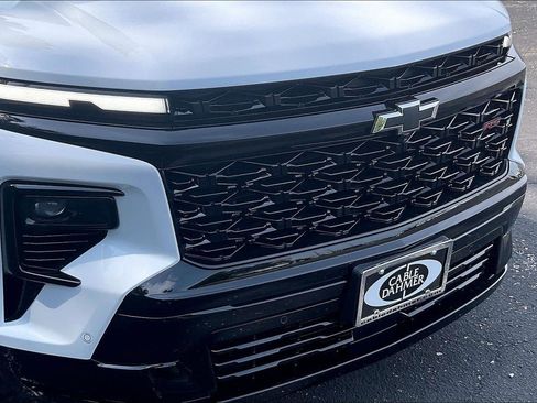 Used 2026 Chevrolet Traverse RS w/ LPO, Floor Liner Package AWD/4WD image 31