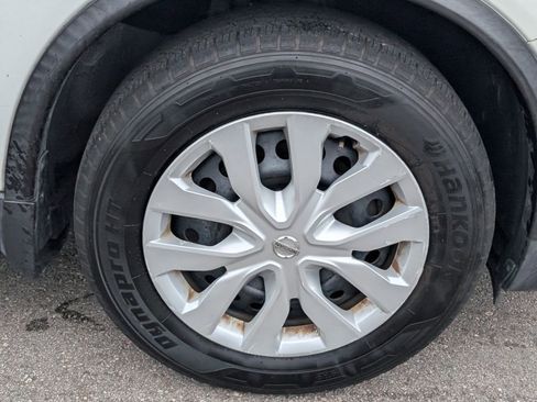 Used 2017 Nissan Rogue S image 17