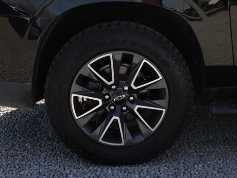 Used 2021 Chevrolet Suburban Z71 w/ Z71 Off-Road Package image 8