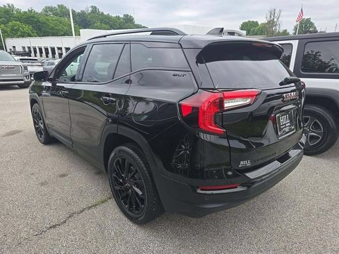 Used 2023 GMC Terrain SLT w/ Infotainment Package II AWD/4WD image 3