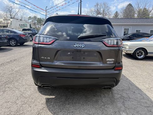 Used 2019 Jeep Cherokee Latitude Plus w/ Cold Weather Group AWD/4WD image 6