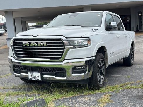 Used 2025 RAM 1500 Laramie AWD/4WD image 10