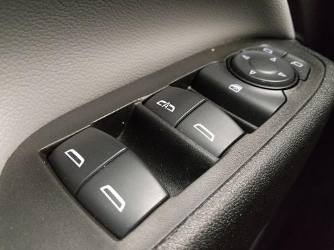 Used 2022 Chevrolet Equinox LS FWD image 27