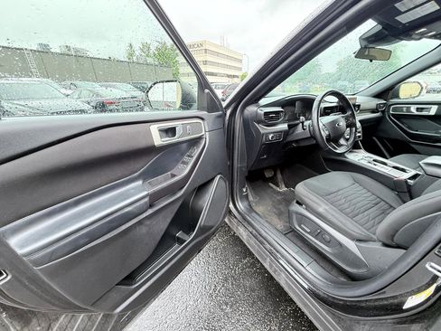 Used 2020 Ford Explorer XLT RWD image 8
