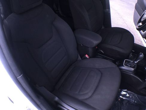 Used 2020 Jeep Renegade Latitude image 20