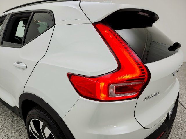 Used 2023 Volvo XC40 B5 Ultimate w/ Climate Package AWD/4WD image 34