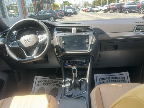 Used 2023 Volkswagen Tiguan SE AWD/4WD image 13