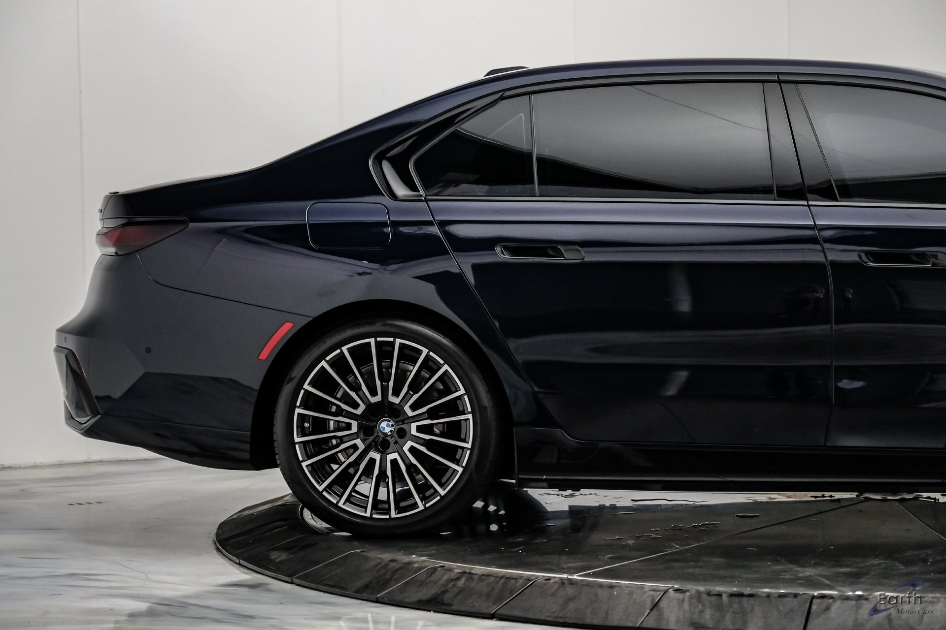Used 2025 BMW i7 xDrive60 AWD/4WD image 22