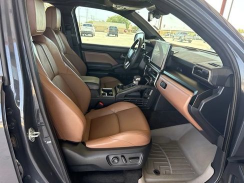 Used 2026 Toyota 4Runner Limited AWD/4WD image 11