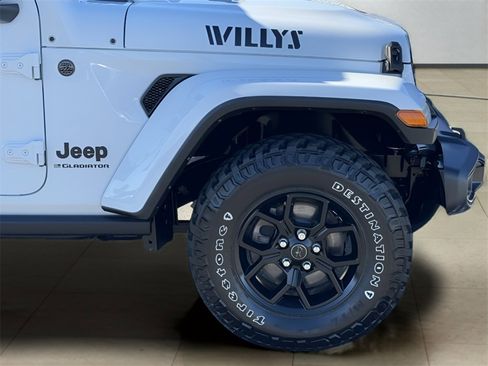 Used 2024 Jeep Gladiator Willys image 41